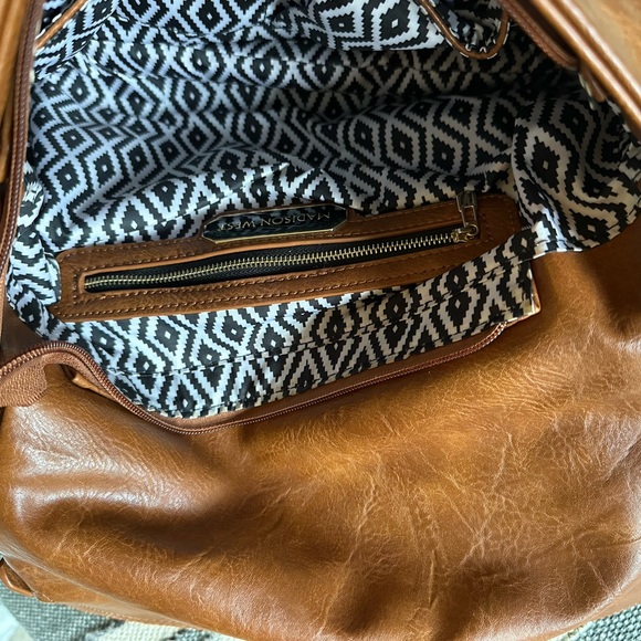 Classy whiskey color shoulder bag. - Picture 4 of 7